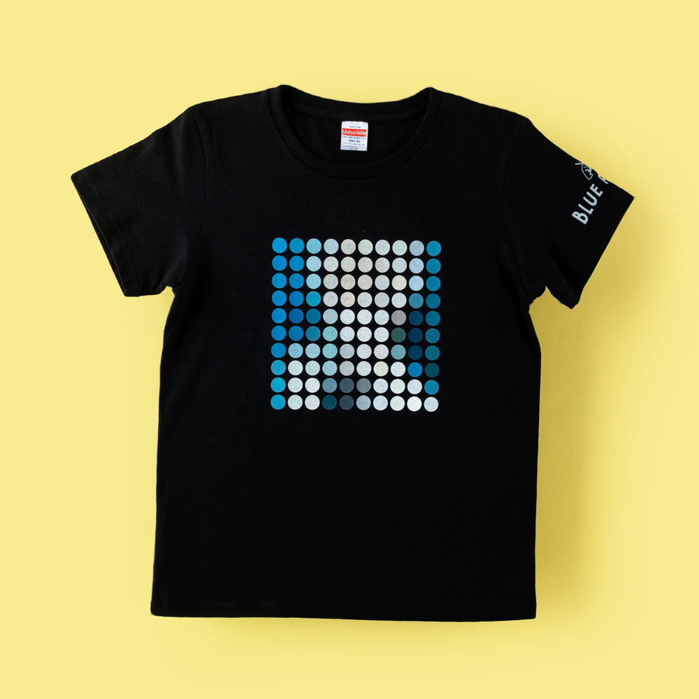 Dot graphical T -shirt (black) of Blue Pillio Domuse Shop