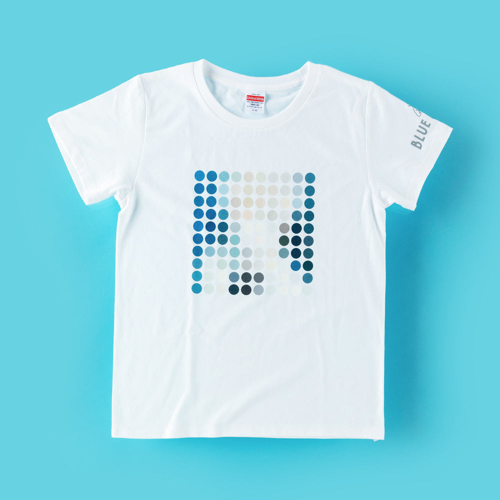 Dot graphical T -shirt (white) of Blue Pillio Domuse Shop